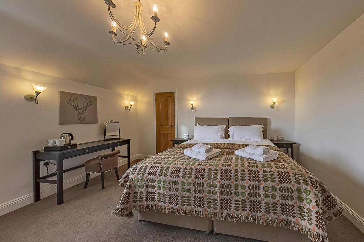 3 Bedroom Barn Conversion With Hot Tub-Garden View - Ty Cerrig Barn Corwen Exterior photo