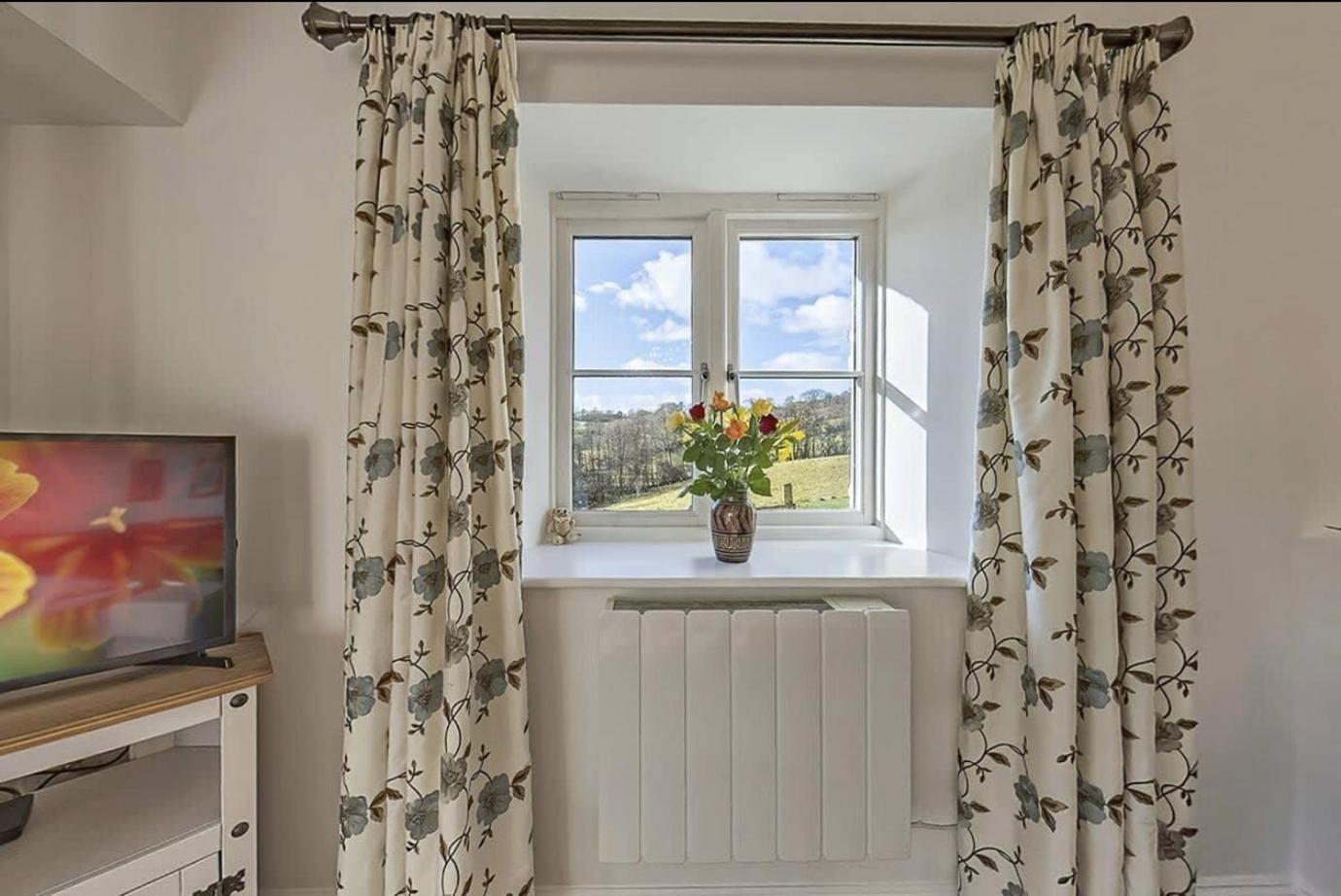 3 Bedroom Barn Conversion With Hot Tub-Garden View - Ty Cerrig Barn Corwen Exterior photo